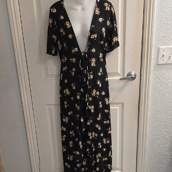 Windsor Other - Black Floral Kimono Size M